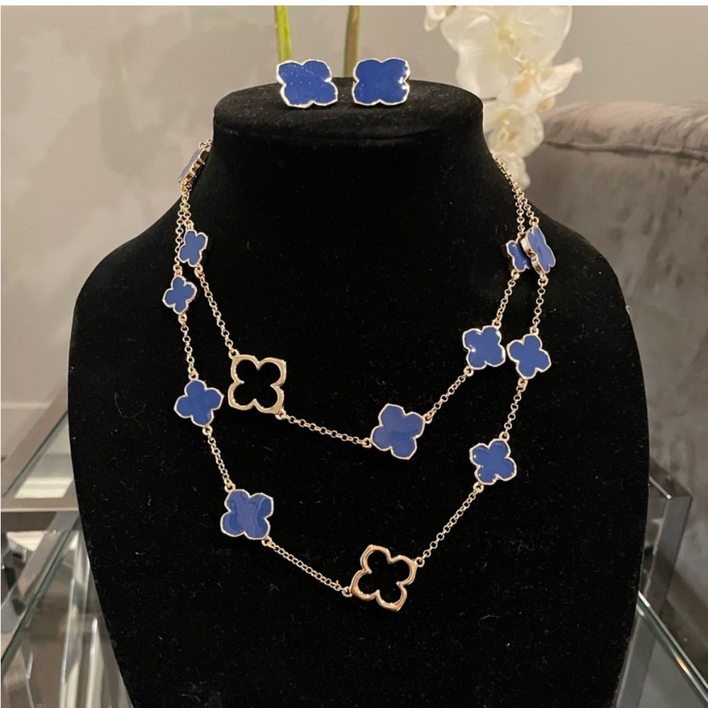 Clover necklace and earring set
